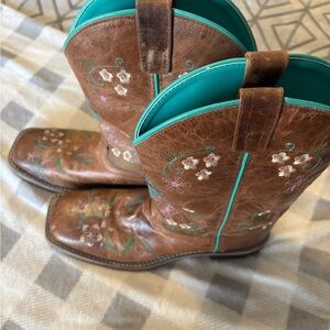 Embroidered Brown and Teal Heeled Boots